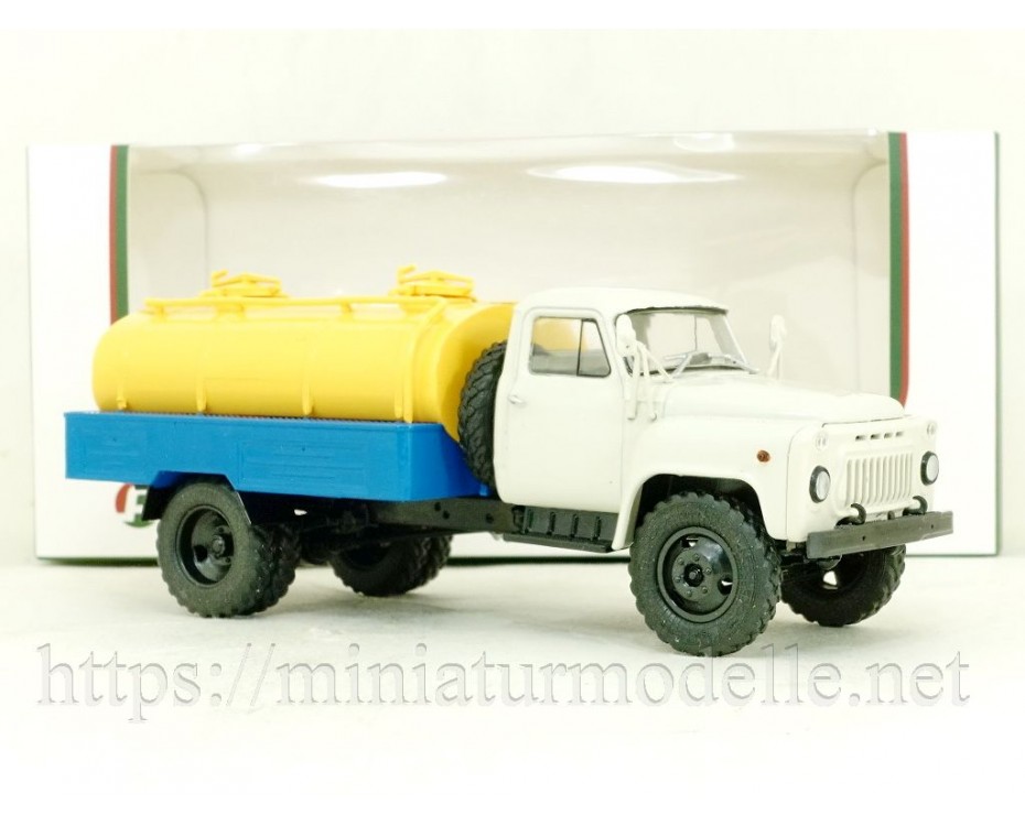 1:43 GAZ 53 Milk tanker ACTP 3.3, 103122, Auto History - Aist by www.miniaturmodelle.net