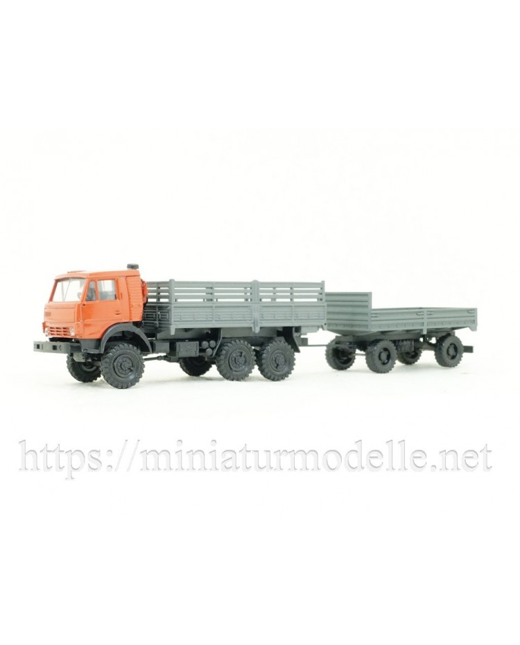 H0 1:87 KAMAZ 4310 high side truck with sleeper and trailer, civil