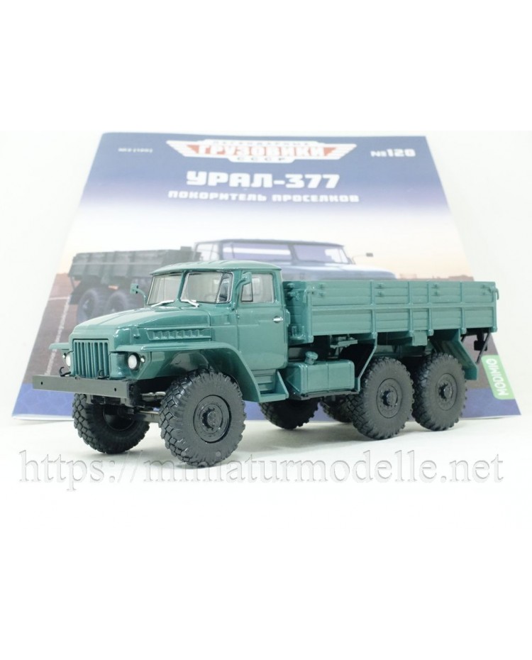 1:43 URAL 377 Pritsche mit Zeitschrift #120