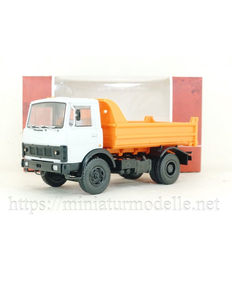 1:43 MAZ 5551 Kipper
