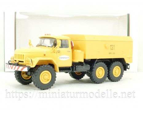 1:43 ZIL 131 Flughafen Motorvorwärmer UMP 350