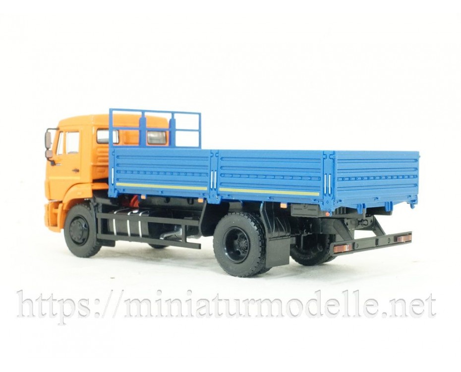 1:43 KAMAZ 43253 Pritsche, 101999, Auto History - Aist by https://miniaturmodelle.net
