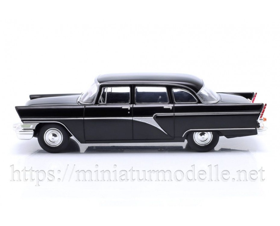 1:24 GAZ 13 Chaika Limousine, WB124080, WhiteBox by https://miniaturmodelle.net