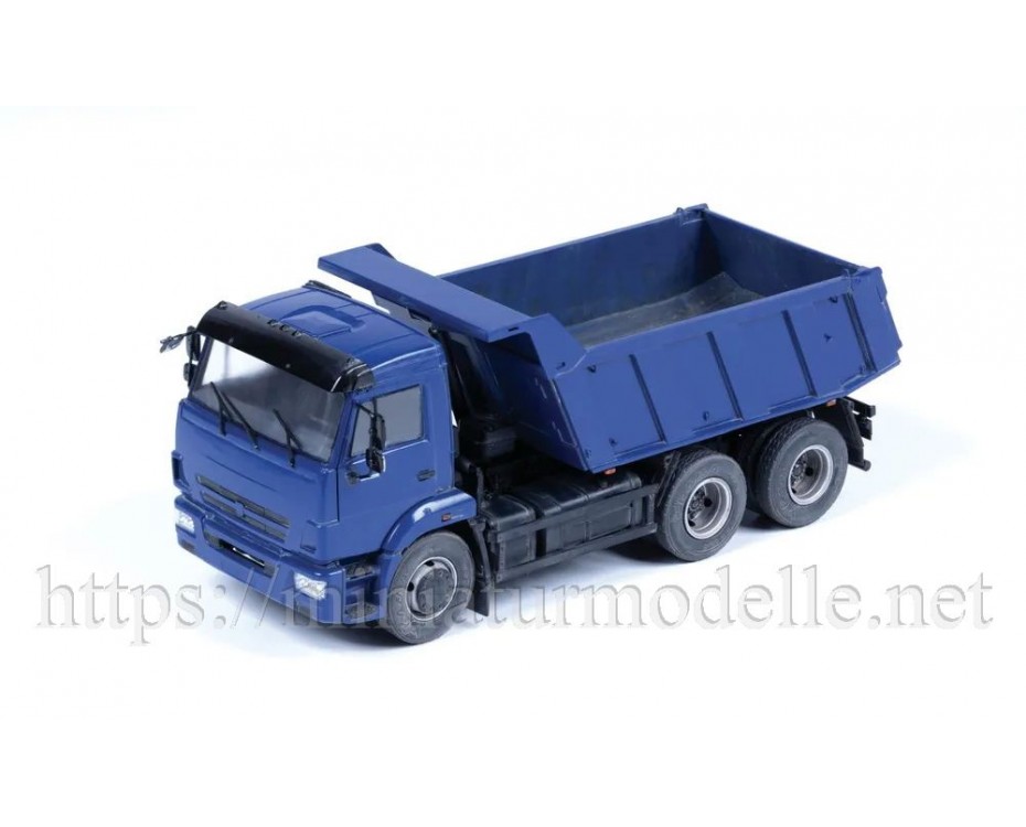1:43 KAMAZ 65115 Kipper, Bausatz, 43006, Zvezda by https://miniaturmodelle.net