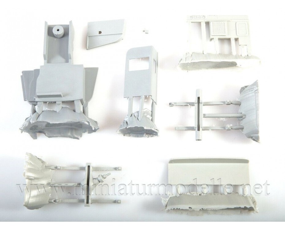 1:43 ZIS 129 Bus, Bausatz, 4041AVD, AVD Models by https://miniaturmodelle.net