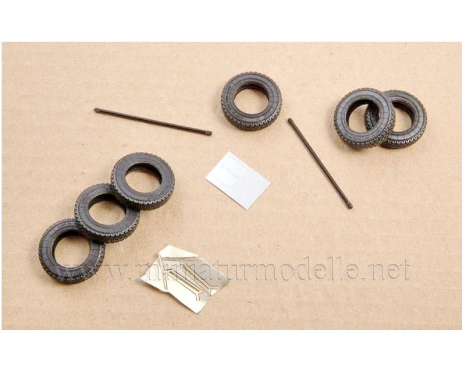 1:43 Ikarus 211 bus, small batches model kit, 4052AVD, AVD Models by https://miniaturmodelle.net