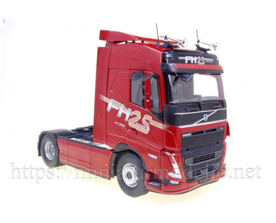 1:24 Volvo FH Globetrotter XL 25 Years Edition tractor truck, 2023, S2400104, Solido by https://miniaturmodelle.net