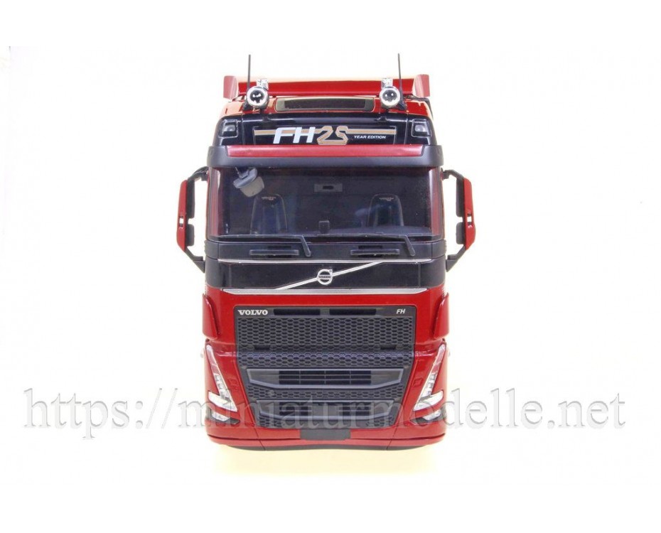 1:24 Volvo FH Globetrotter XL 25 Years Edition tractor truck, 2023, S2400104, Solido by https://miniaturmodelle.net