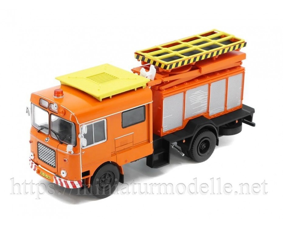 1:43 Skoda 706 RT Schörling Hebebühne mit Zeitschrift #77,  De Agostini by https://miniaturmodelle.net