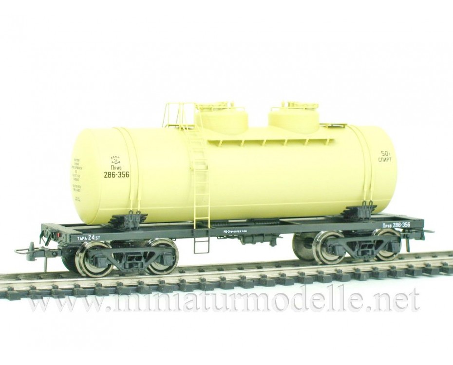 1:87 H0 Tank wagon 50t for spiritus transport of the CCCP livery, era 3, small batches model,  VaGoN Model  by https://miniaturmodelle.net