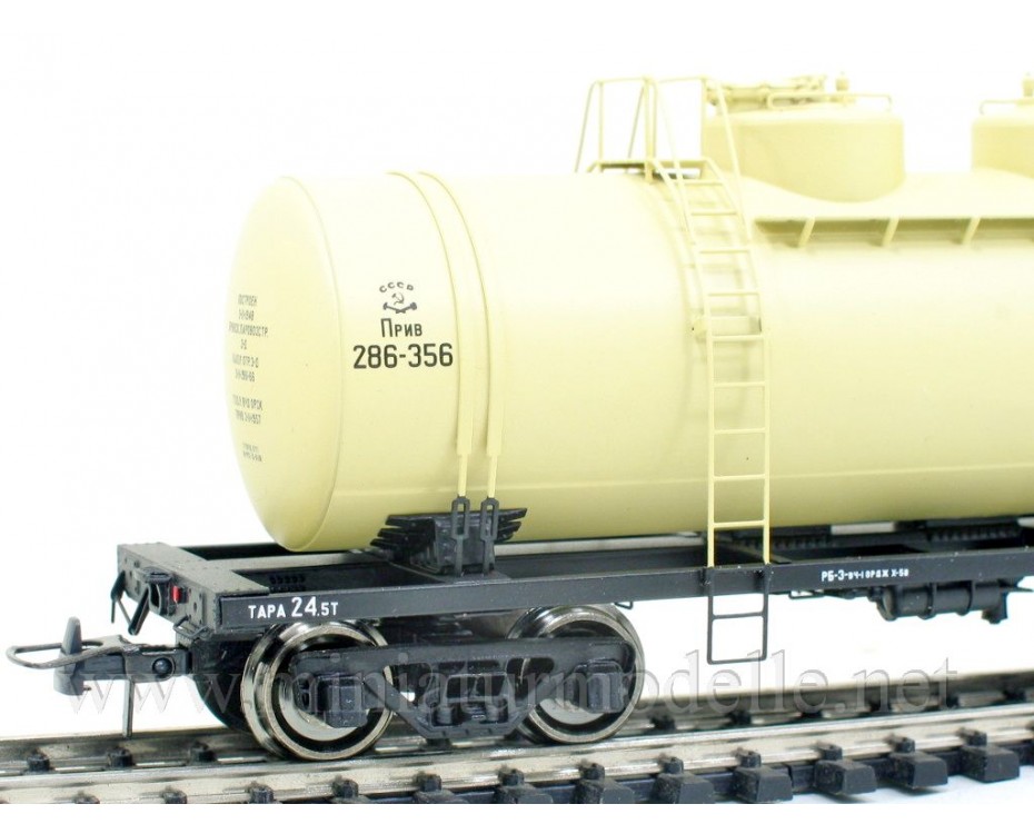 1:87 H0 Tank wagon 50t for spiritus transport of the CCCP livery, era 3, small batches model,  VaGoN Model  by https://miniaturmodelle.net