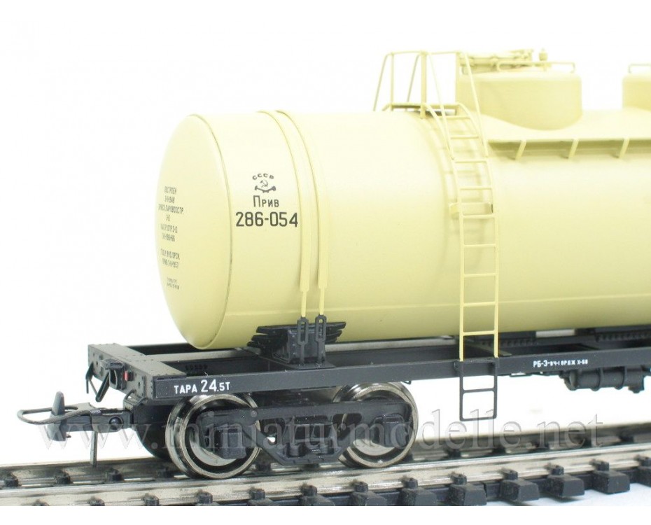 1:87 H0 Tank wagon 50t for spiritus transport of the CCCP livery, era 3, small batches model,  VaGoN Model  by https://miniaturmodelle.net