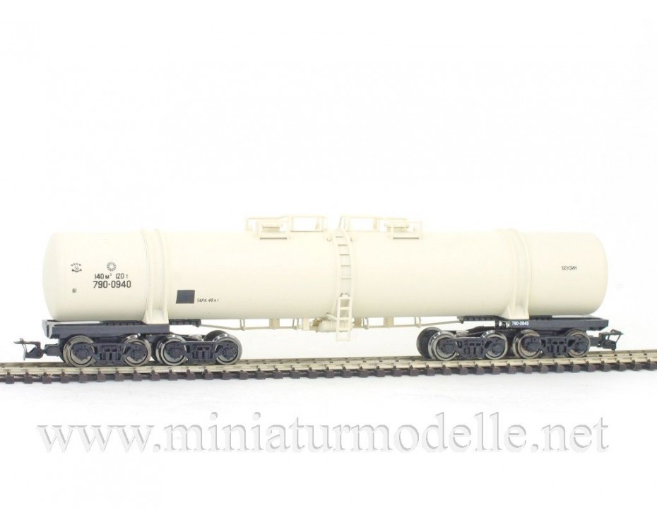 1:120 TT 3751 Achtachsige Kesselwagen zum Transport Benzin der CCCP, beige, 4. Epoche, 3751, Peresvet by https://miniaturmodelle.net