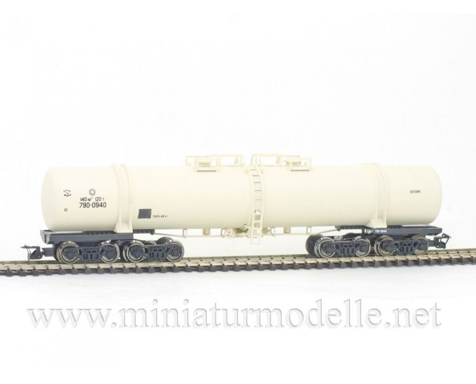 1:120 TT 3751 Achtachsige Kesselwagen zum Transport Benzin der CCCP, beige, 4. Epoche, 3751, Peresvet by https://miniaturmodelle.net