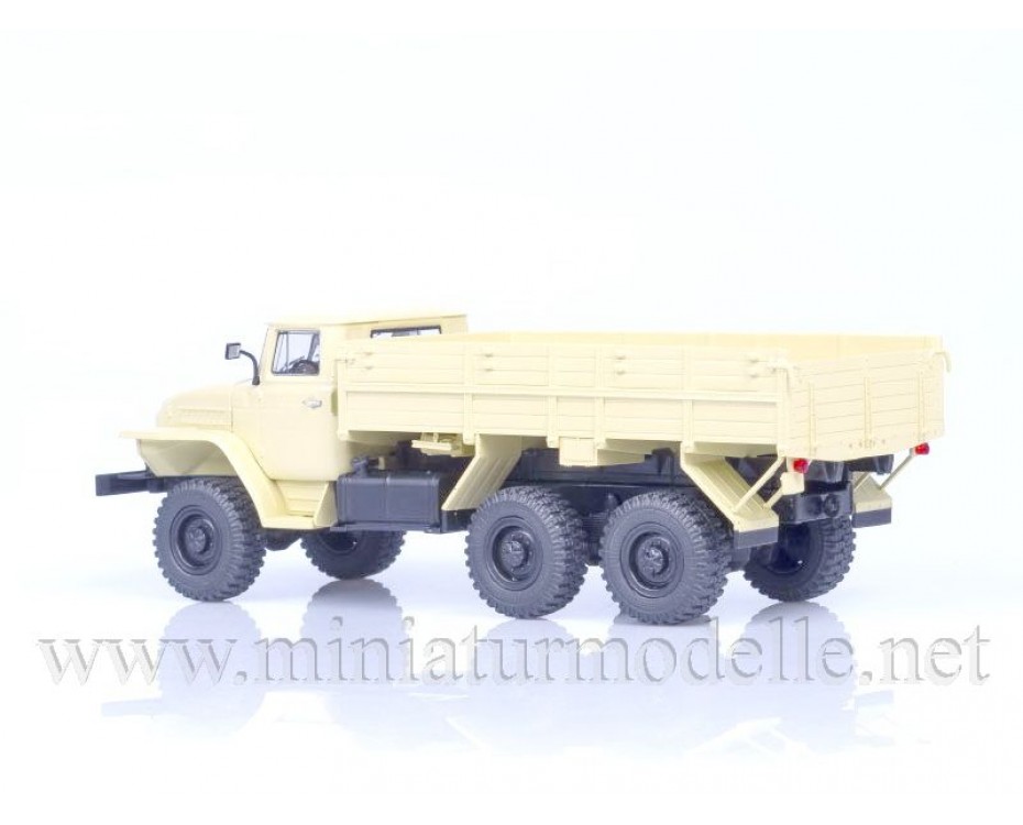1:43 URAL 375 N kravas kaste, armijas beišīga, 100978, Auto History - Aist by https://miniaturmodelle.net