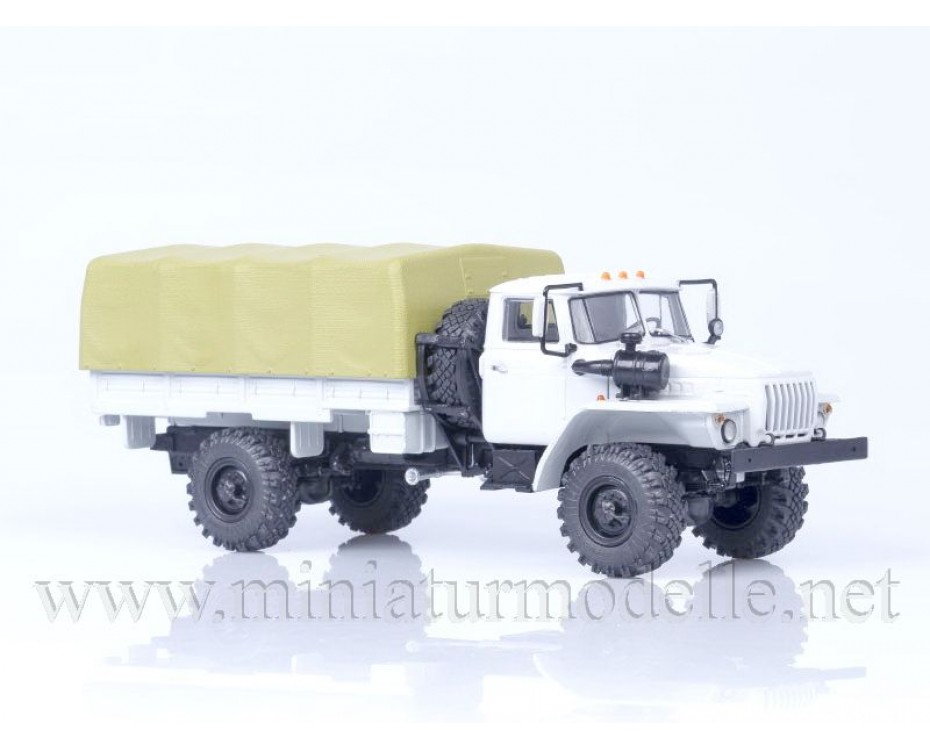 1:43 URAL 43206 Pritsche Plane, 101029, Auto History - Aist by https://miniaturmodelle.net