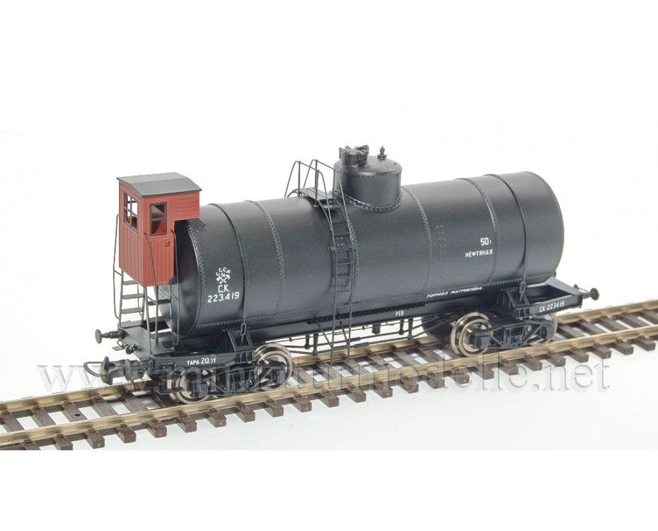 1:87 H0 Tank wagon 50t with brakemans place of the CCCP black livery, era 2, small batches model,  VaGoN Model  by https://miniaturmodelle.net