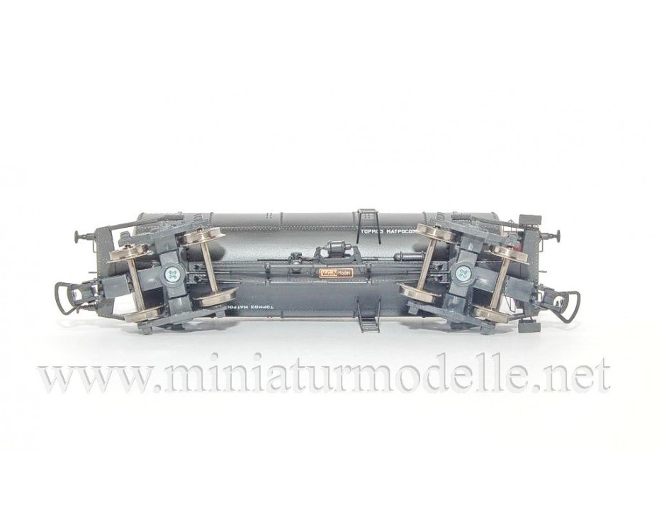 1:87 H0 Tank wagon 50t with brakemans place of the CCCP black livery, era 2, small batches model,  VaGoN Model  by https://miniaturmodelle.net