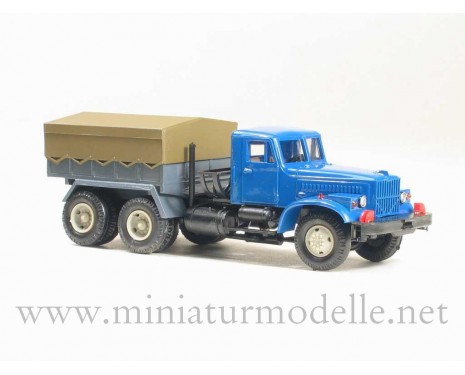 H0 1:87 KRAZ 258 Z tractor, civil